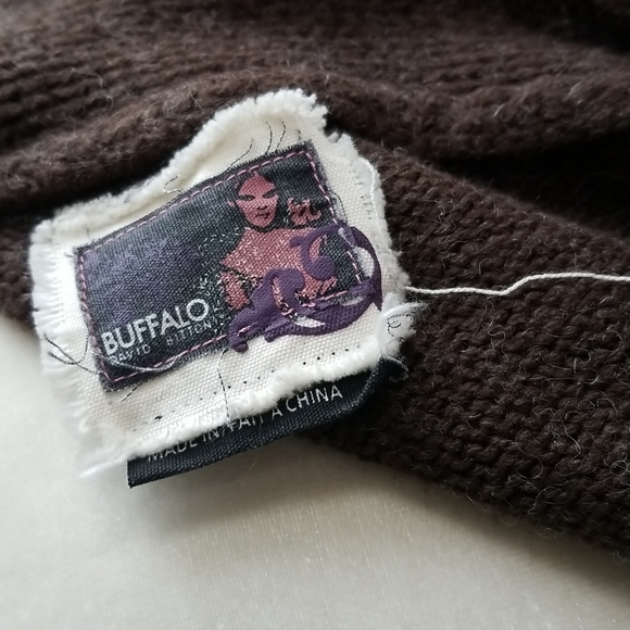 Sweater - Picture 4 of 4